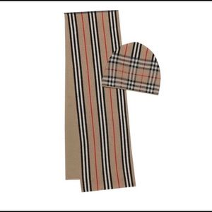 Burberry wool scarf and hat set